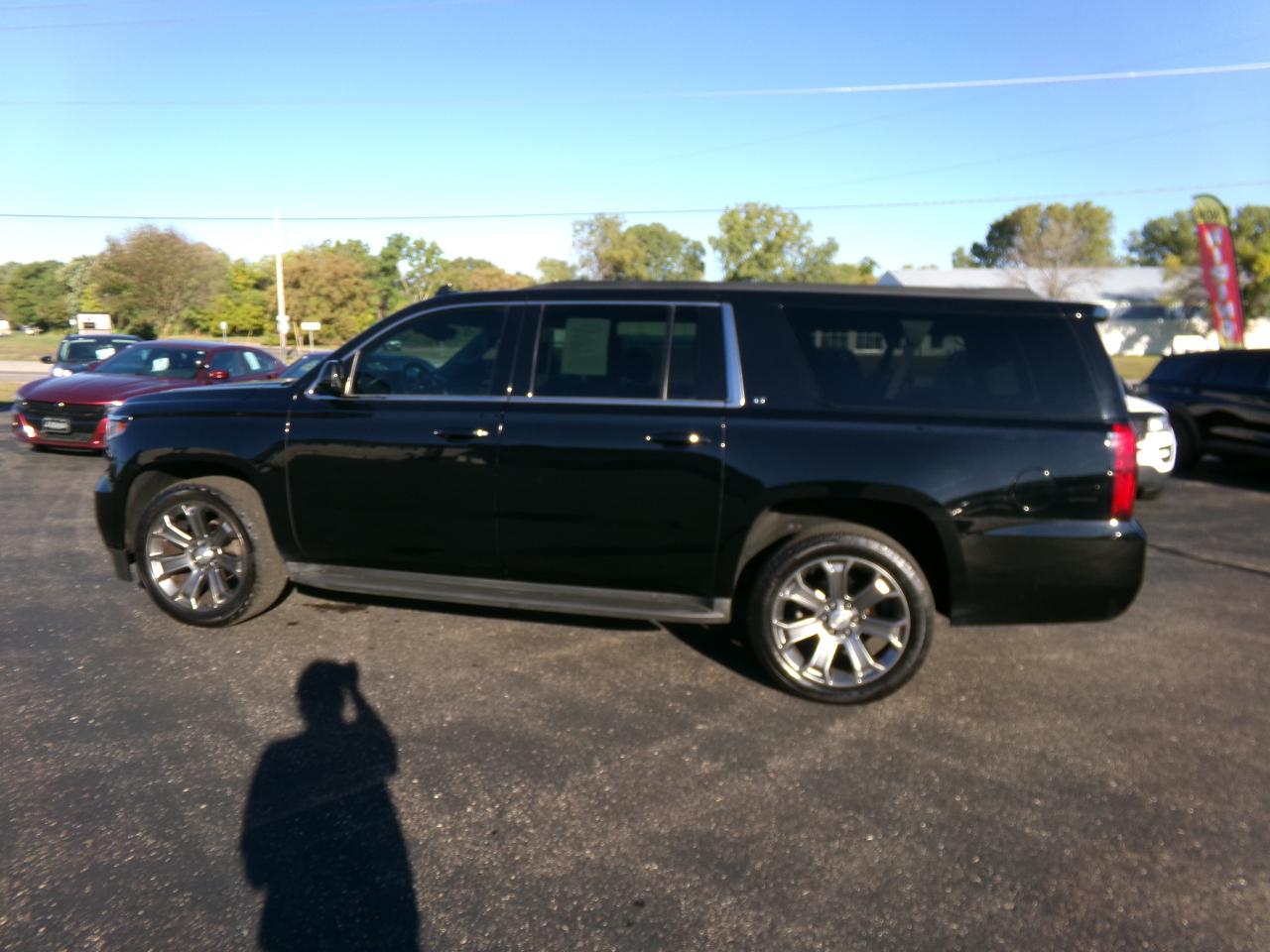 Chevrolet Suburban 4WD 4dr LT 2015