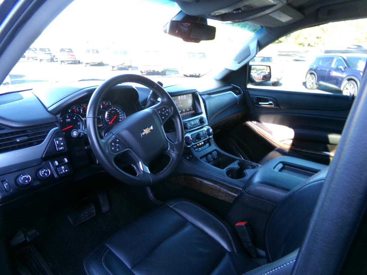Chevrolet Suburban 4WD 4dr LT 2015