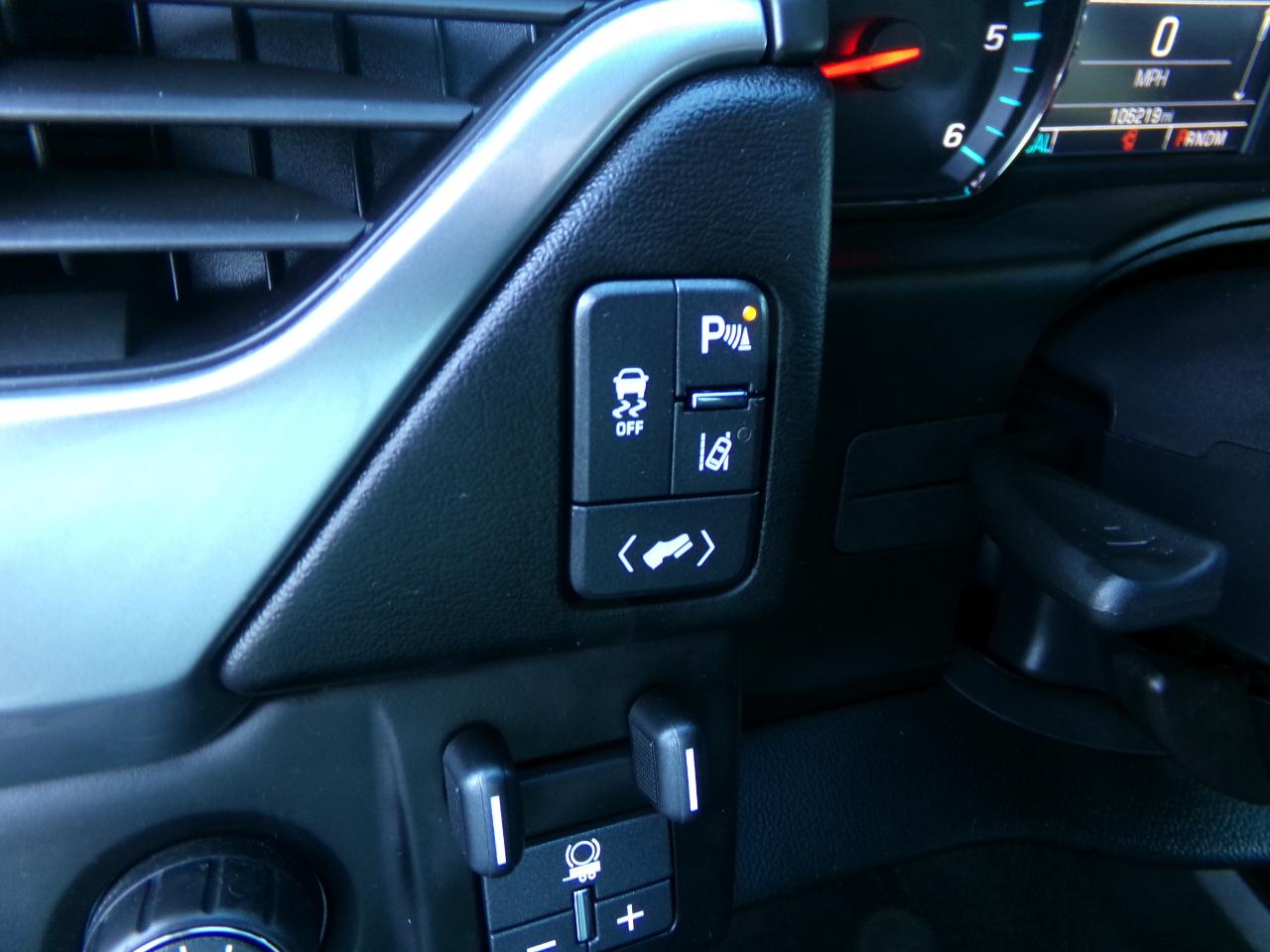 Chevrolet Suburban 4WD 4dr LT 2015