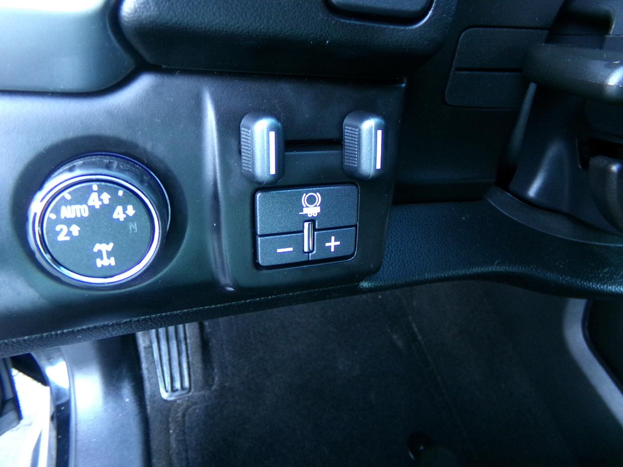 Chevrolet Suburban 4WD 4dr LT 2015