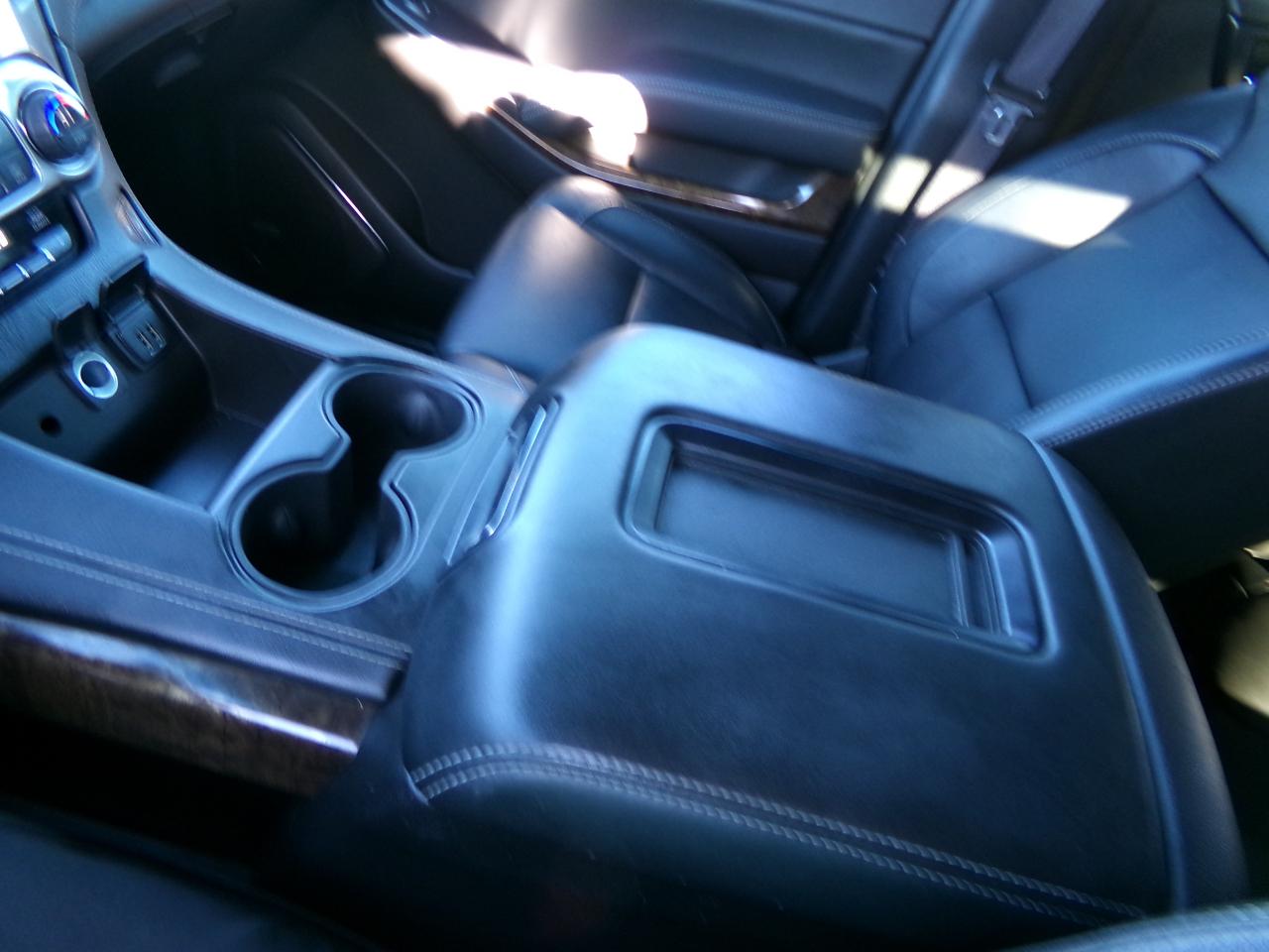Chevrolet Suburban 4WD 4dr LT 2015