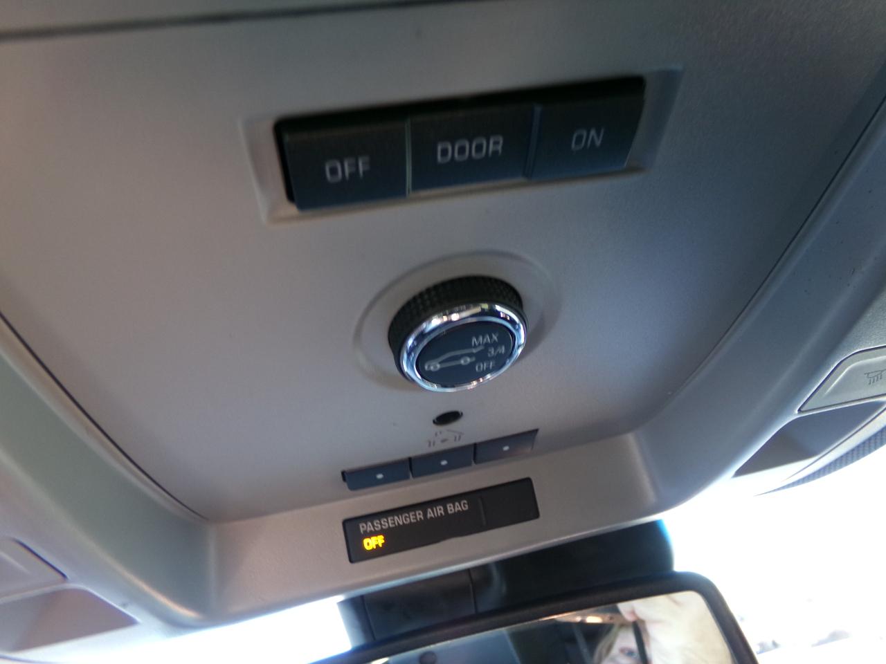 Chevrolet Suburban 4WD 4dr LT 2015