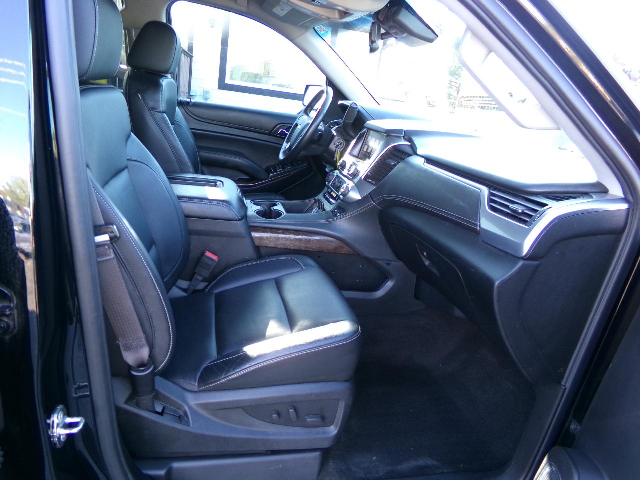 Chevrolet Suburban 4WD 4dr LT 2015