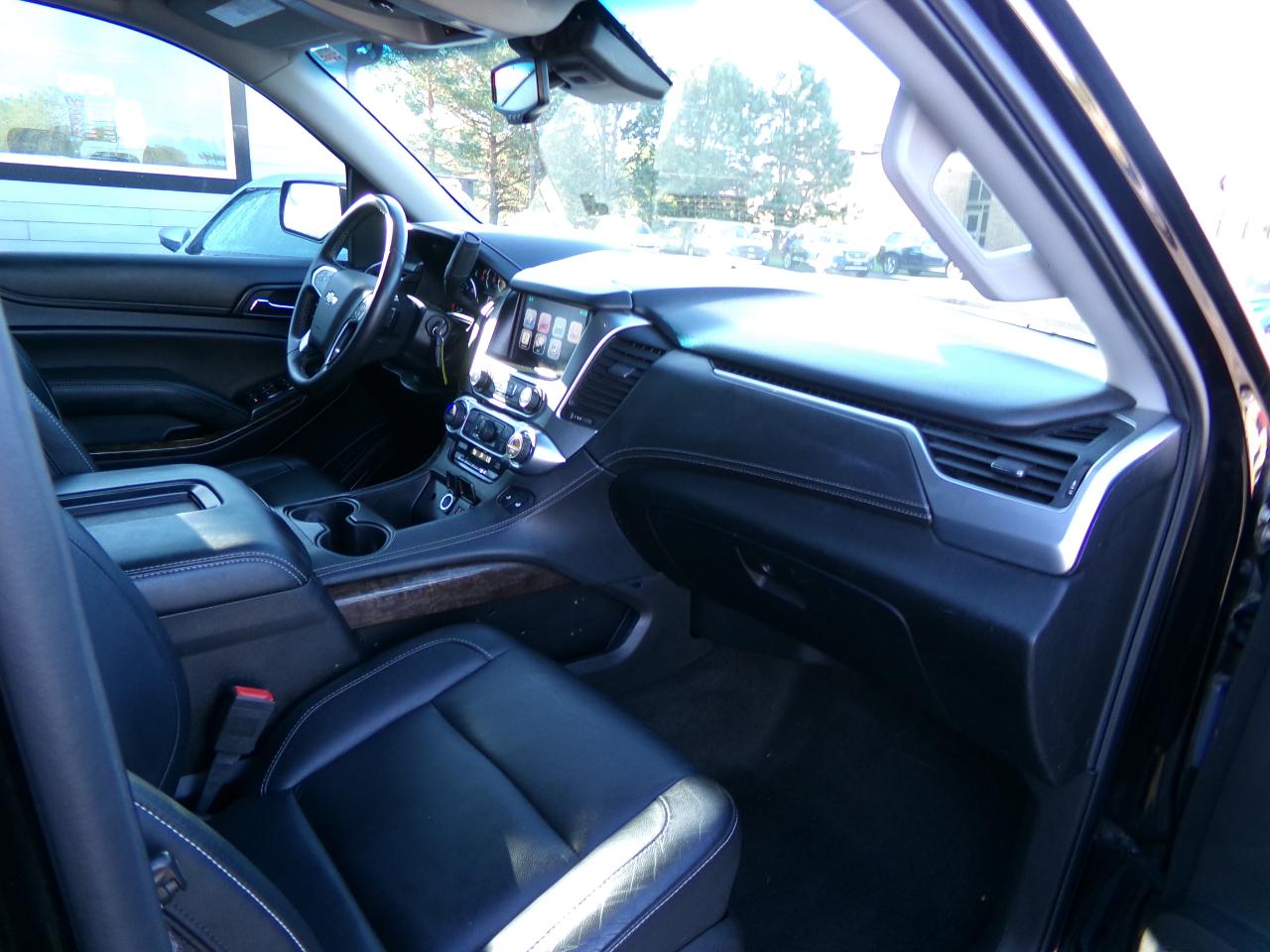 Chevrolet Suburban 4WD 4dr LT 2015