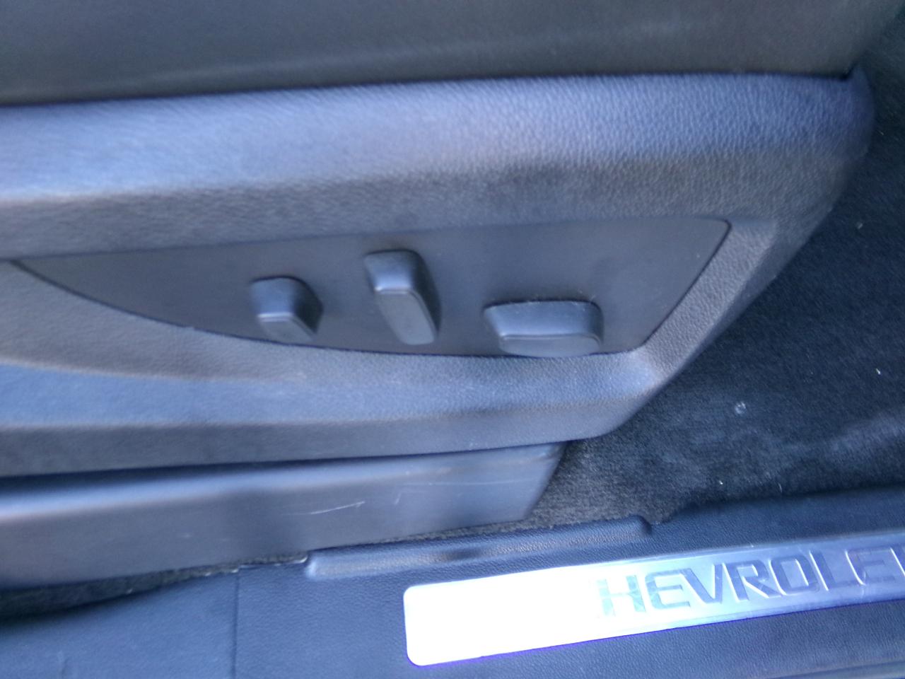 Chevrolet Suburban 4WD 4dr LT 2015