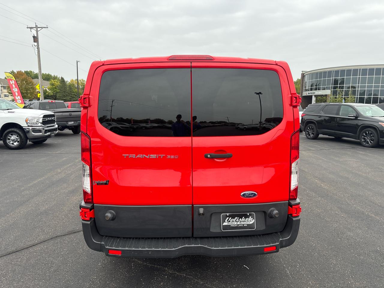 Ford Transit Passenger Wagon T-350 148" Low Roof XLT Swing-Out RH Dr 2018