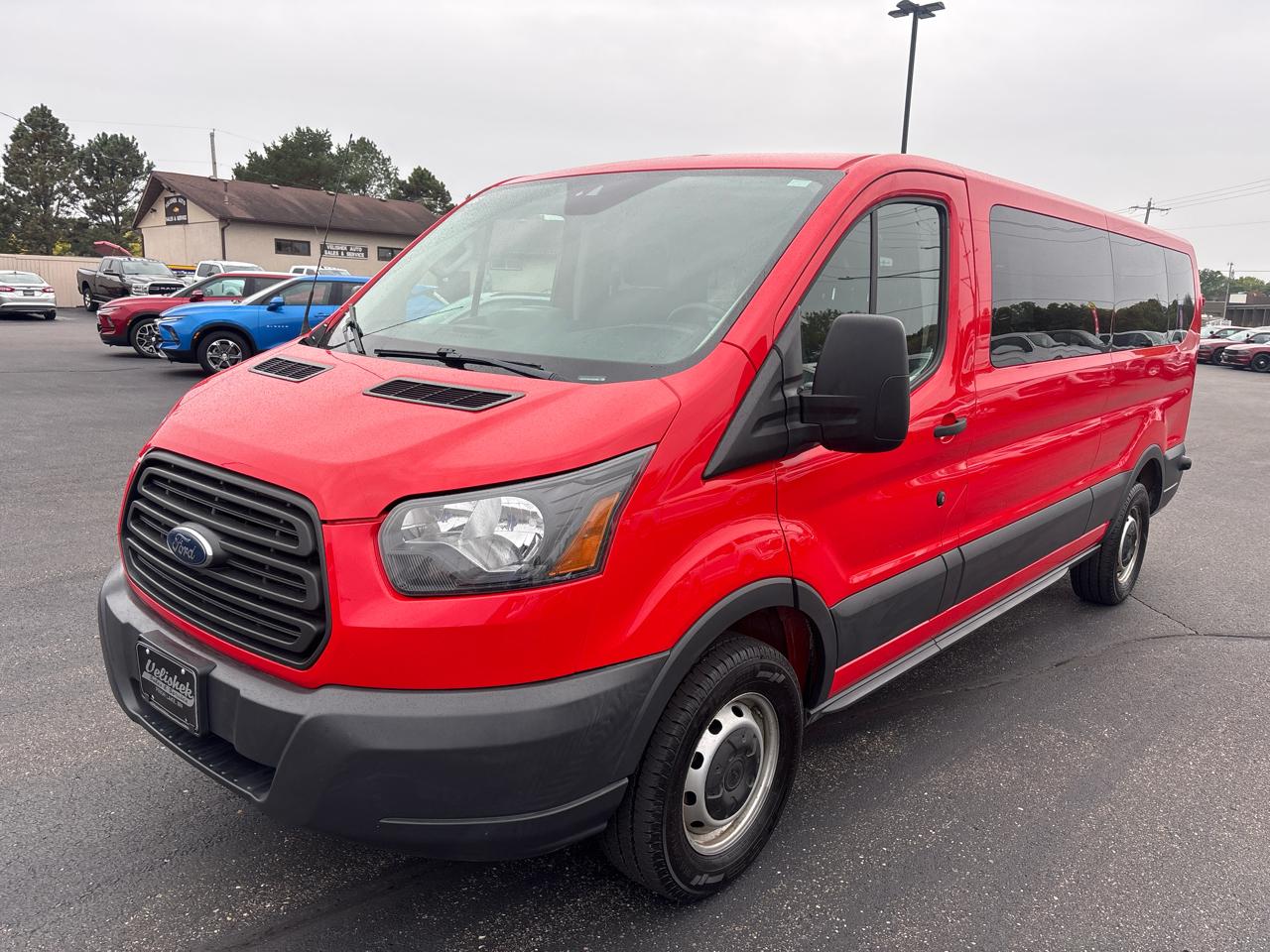 Ford Transit Passenger Wagon T-350 148" Low Roof XLT Swing-Out RH Dr 2018