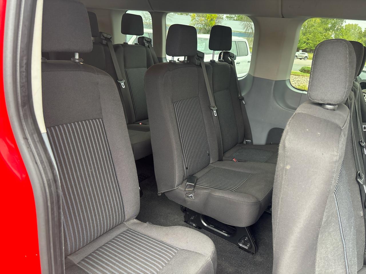 Ford Transit Passenger Wagon T-350 148" Low Roof XLT Swing-Out RH Dr 2018