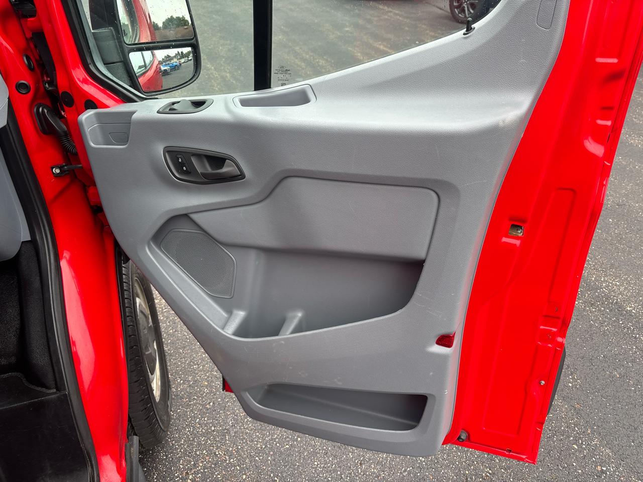 Ford Transit Passenger Wagon T-350 148" Low Roof XLT Swing-Out RH Dr 2018