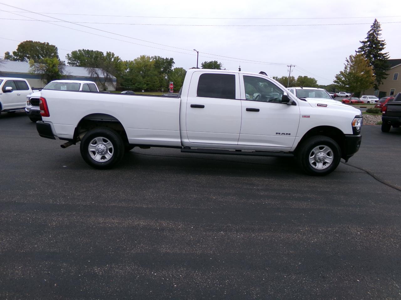 RAM 2500 Tradesman 4x4 Crew Cab 8' Box 2022