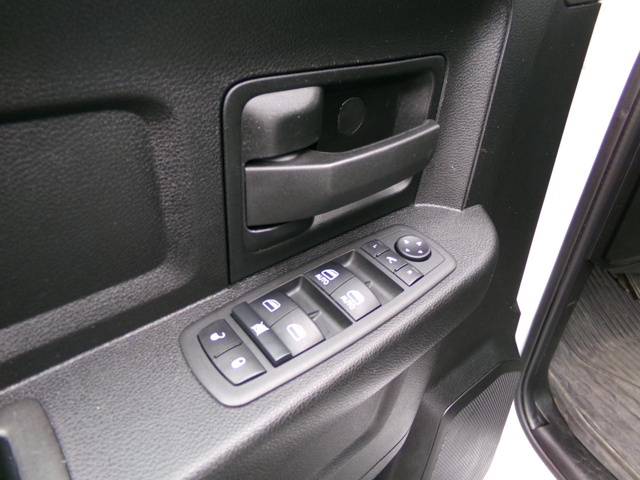 RAM 2500 Tradesman 4x4 Crew Cab 8' Box 2022