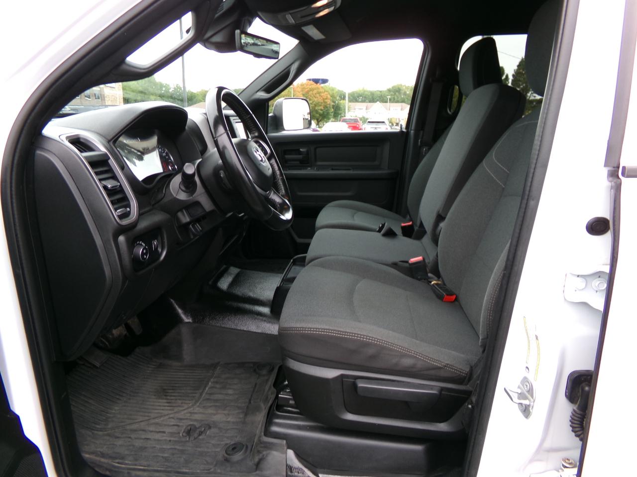 RAM 2500 Tradesman 4x4 Crew Cab 8' Box 2022