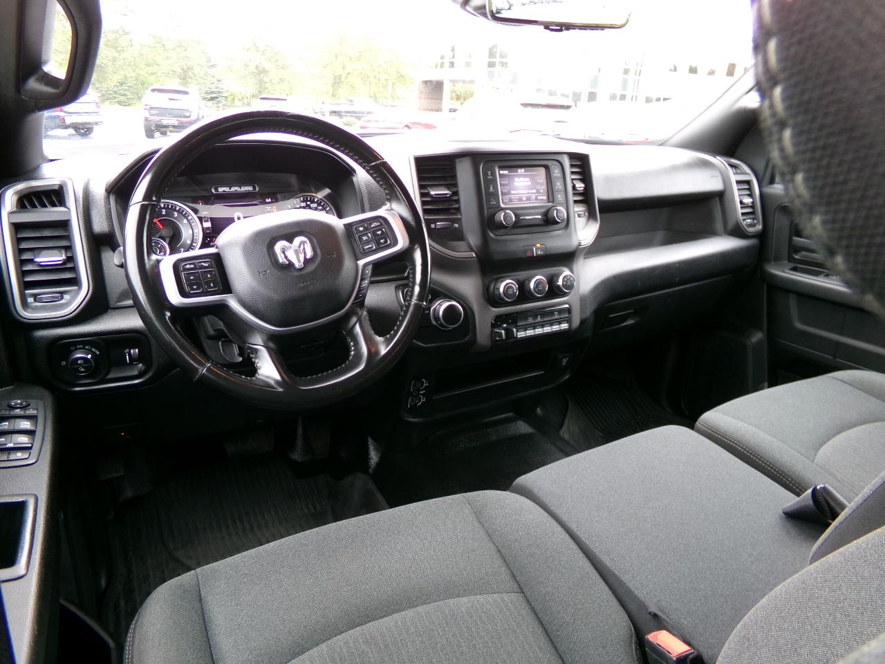 RAM 2500 Tradesman 4x4 Crew Cab 8' Box 2022