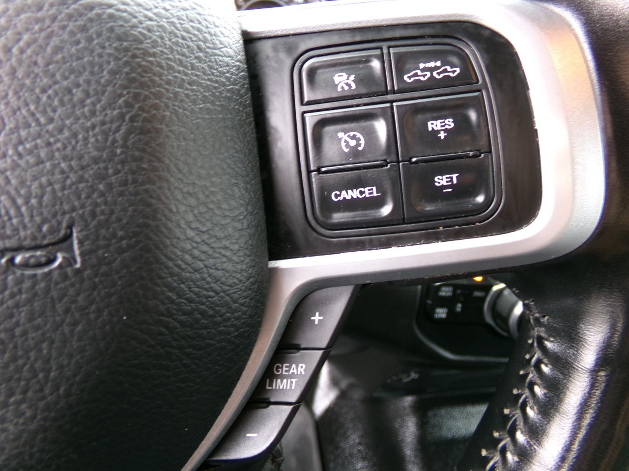 RAM 2500 Tradesman 4x4 Crew Cab 8' Box 2022