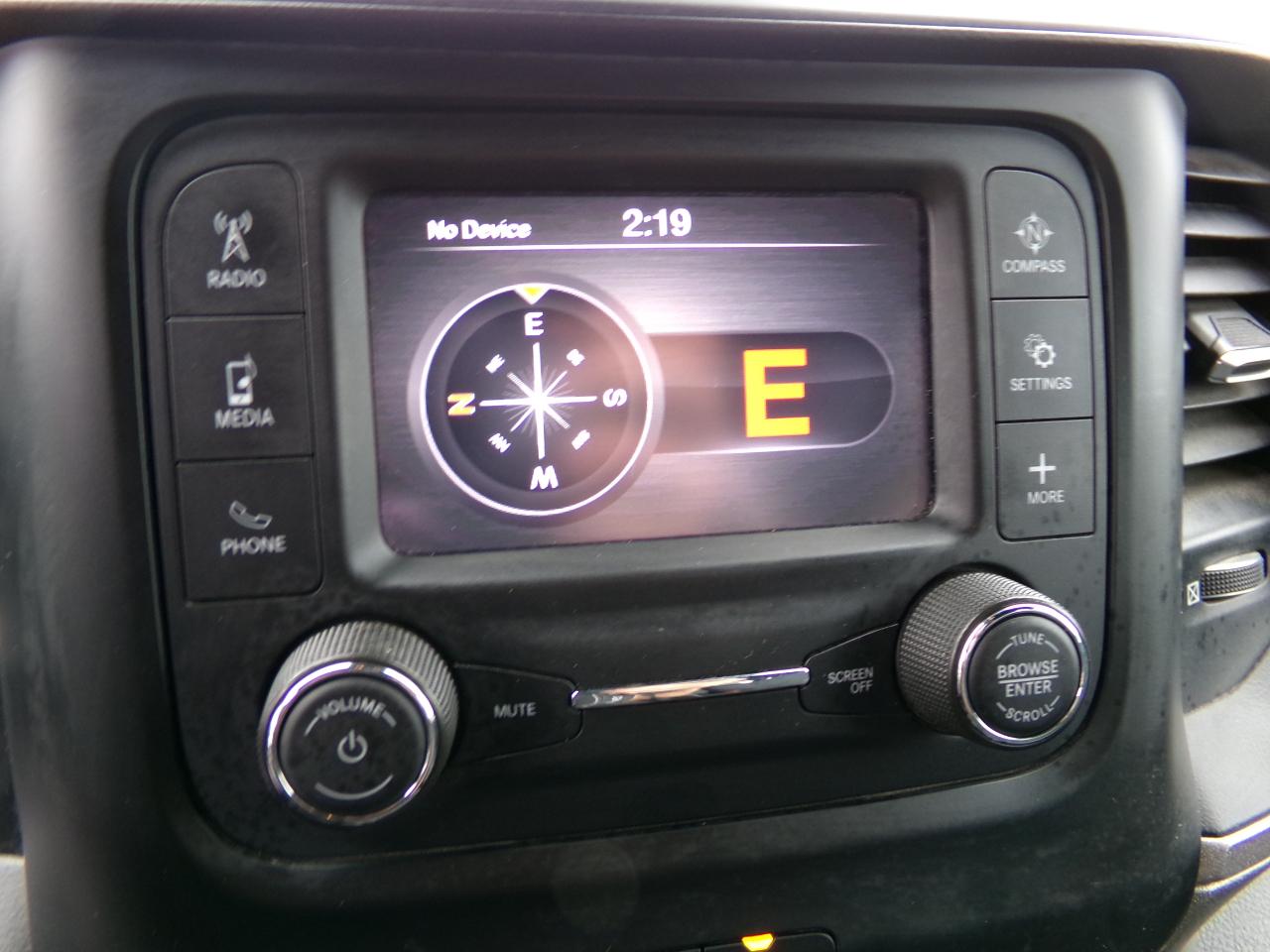 RAM 2500 Tradesman 4x4 Crew Cab 8' Box 2022