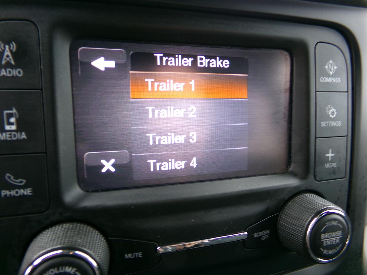RAM 2500 Tradesman 4x4 Crew Cab 8' Box 2022