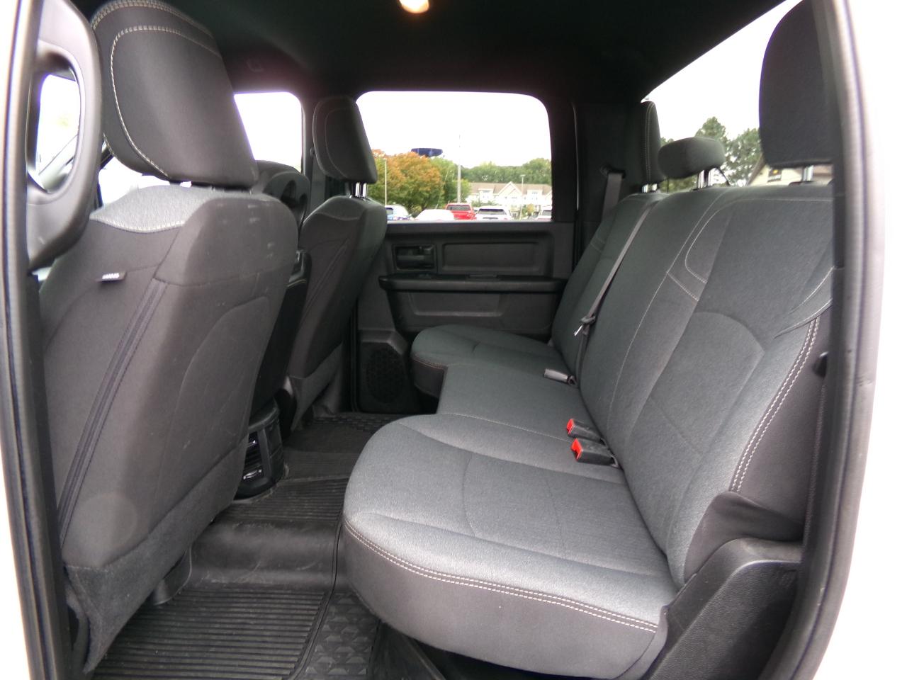 RAM 2500 Tradesman 4x4 Crew Cab 8' Box 2022