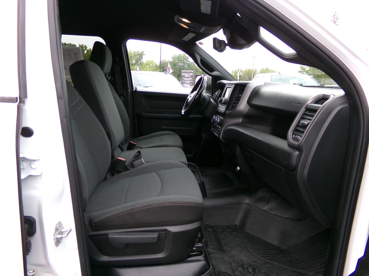 RAM 2500 Tradesman 4x4 Crew Cab 8' Box 2022
