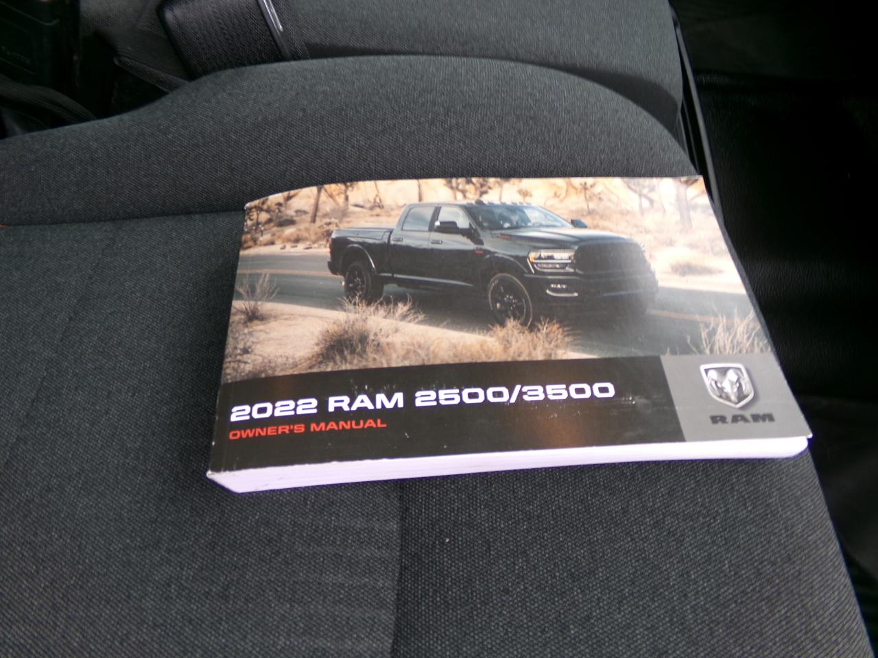 RAM 2500 Tradesman 4x4 Crew Cab 8' Box 2022