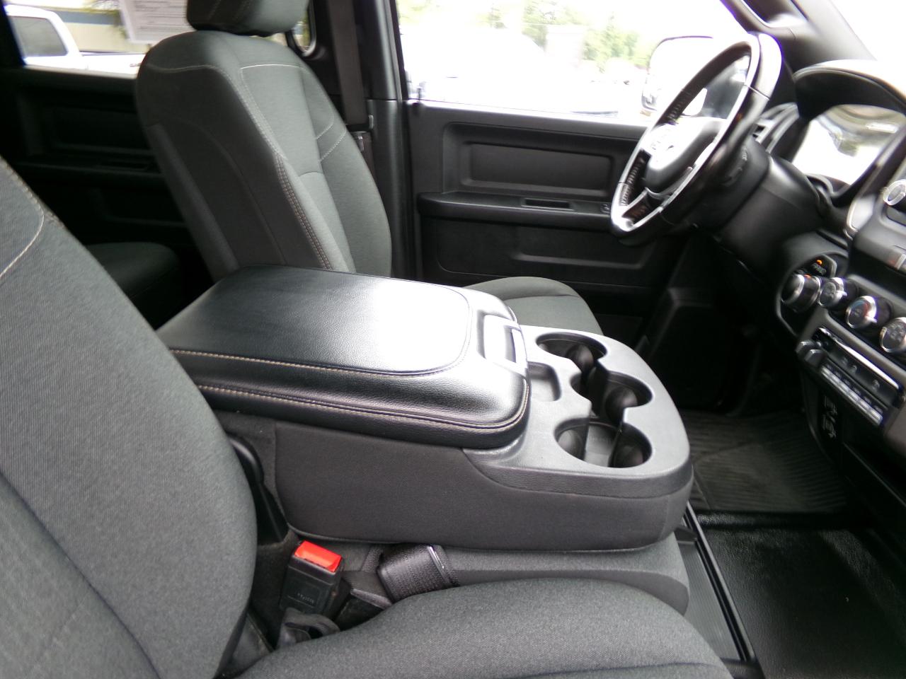 RAM 2500 Tradesman 4x4 Crew Cab 8' Box 2022