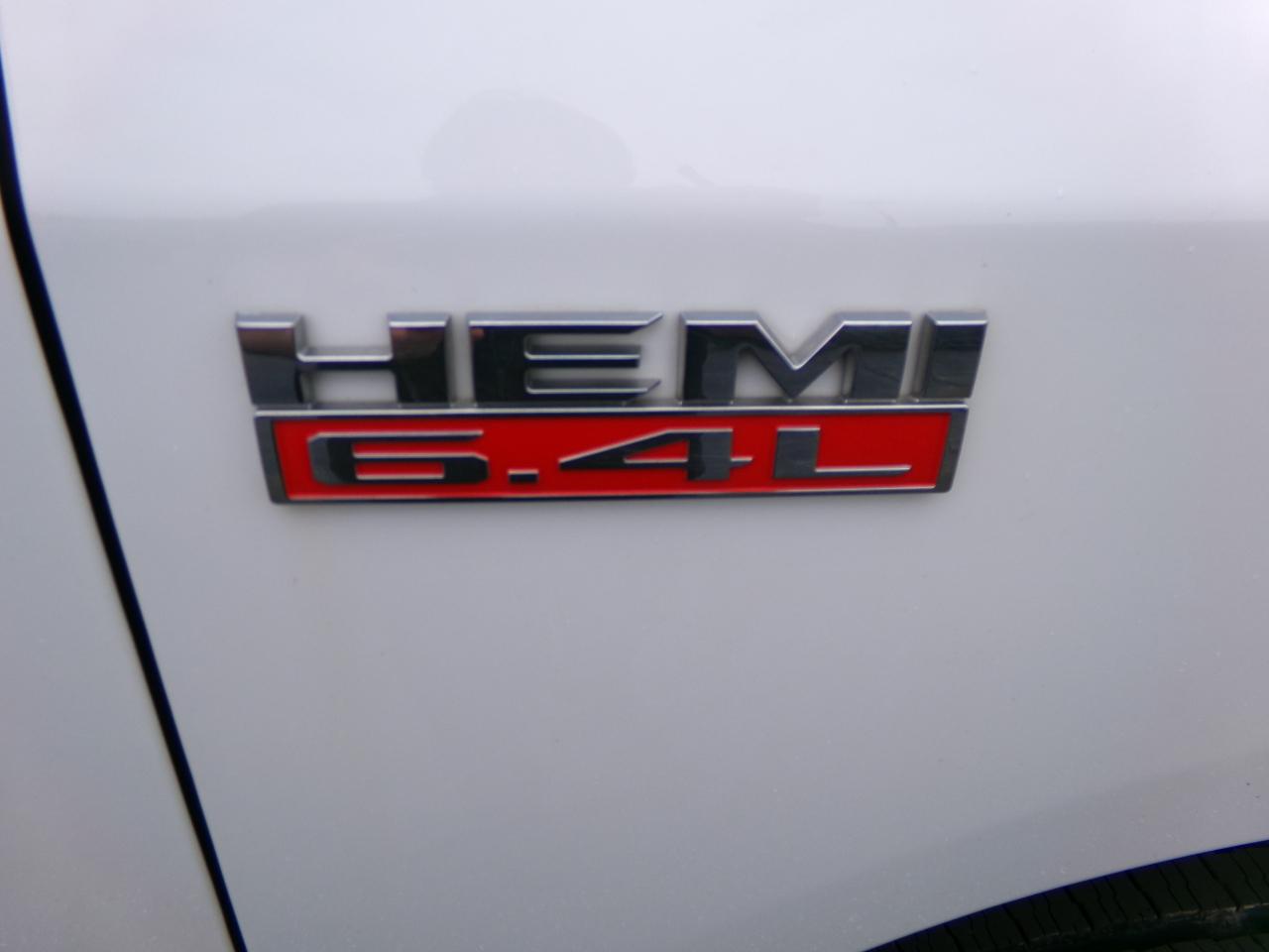 RAM 2500 Tradesman 4x4 Crew Cab 8' Box 2022