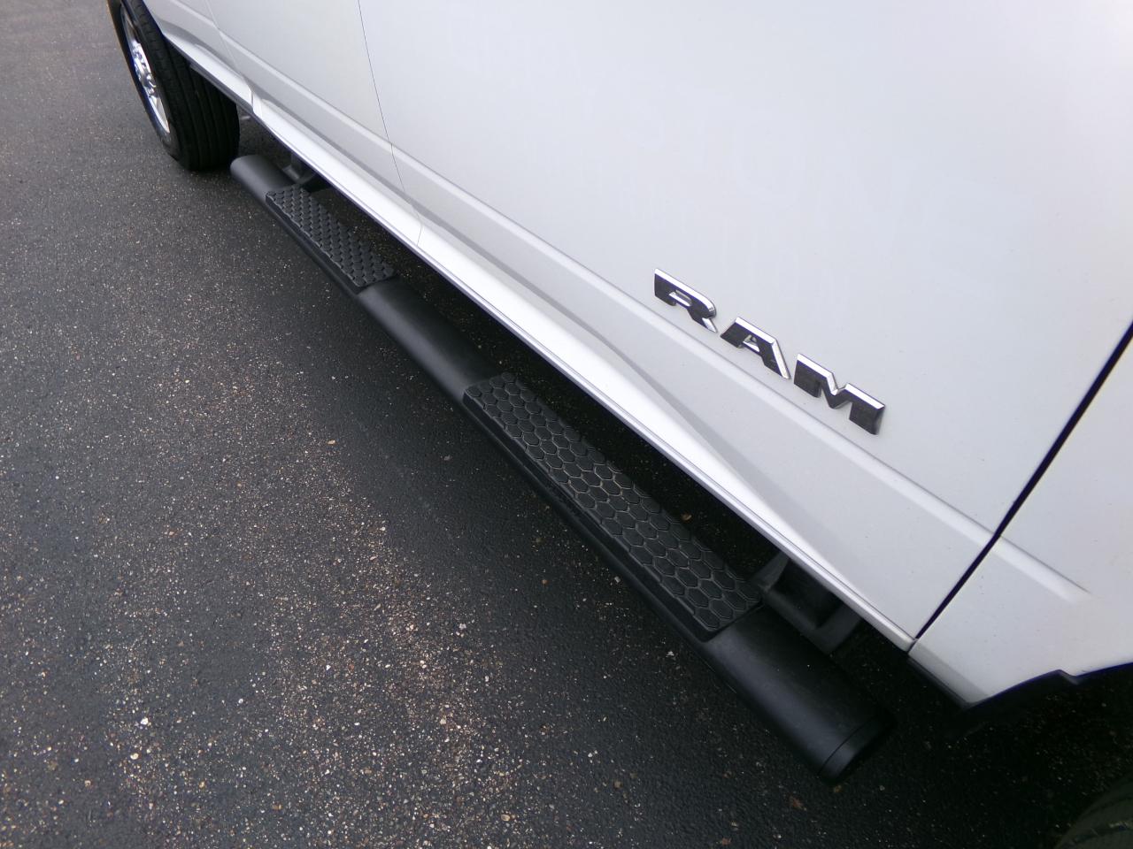 RAM 2500 Tradesman 4x4 Crew Cab 8' Box 2022