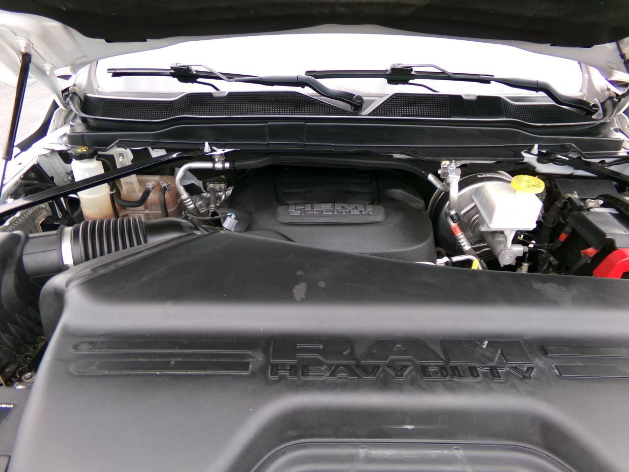 RAM 2500 Tradesman 4x4 Crew Cab 8' Box 2022