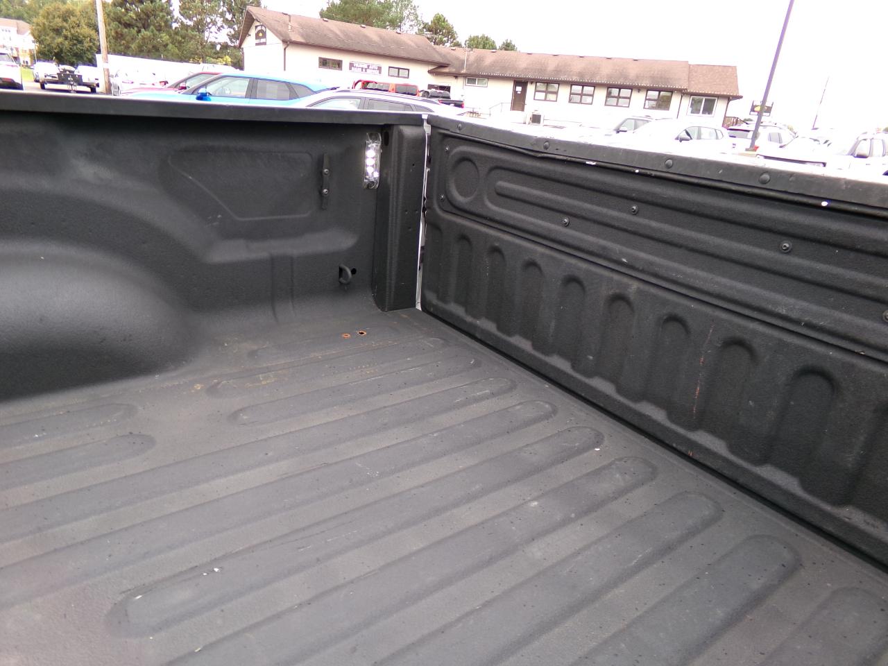 RAM 2500 Tradesman 4x4 Crew Cab 8' Box 2022
