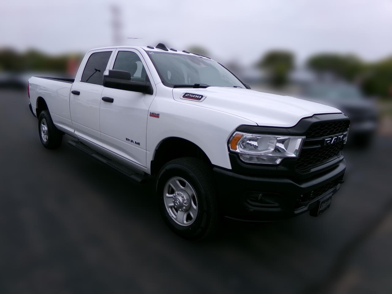 RAM 2500 Tradesman 4x4 Crew Cab 8' Box 2022