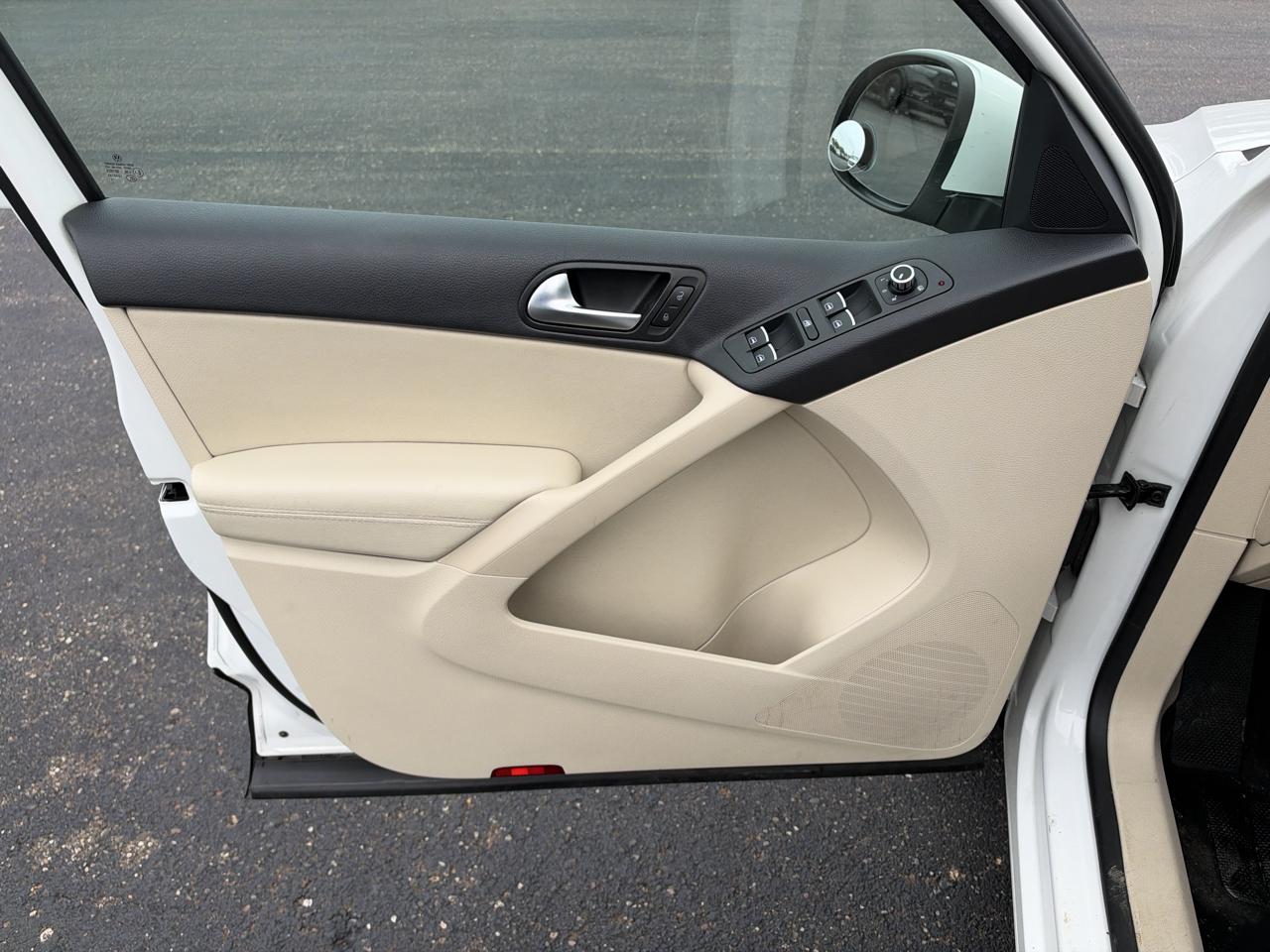 Volkswagen Tiguan  2013
