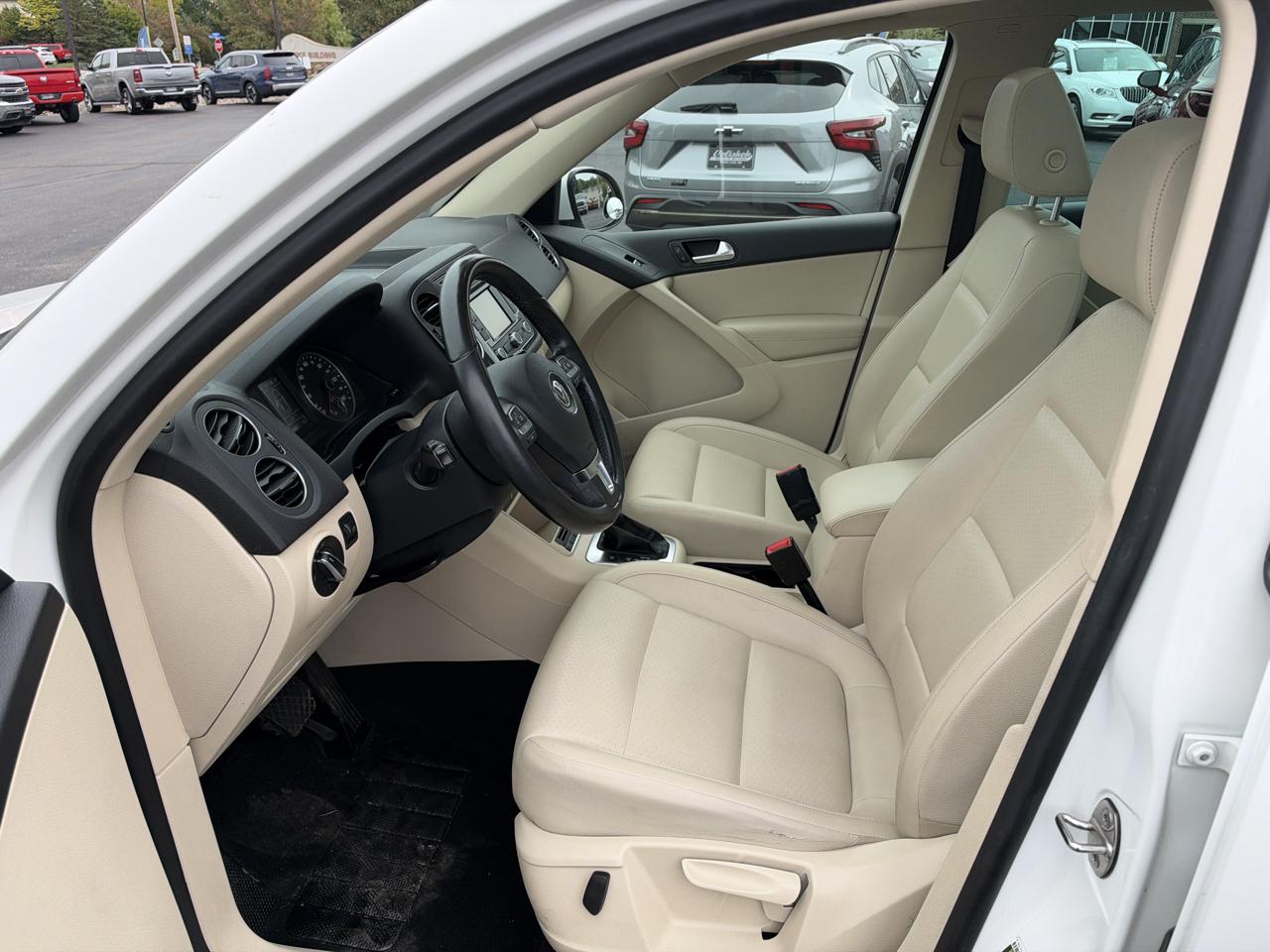 Volkswagen Tiguan  2013