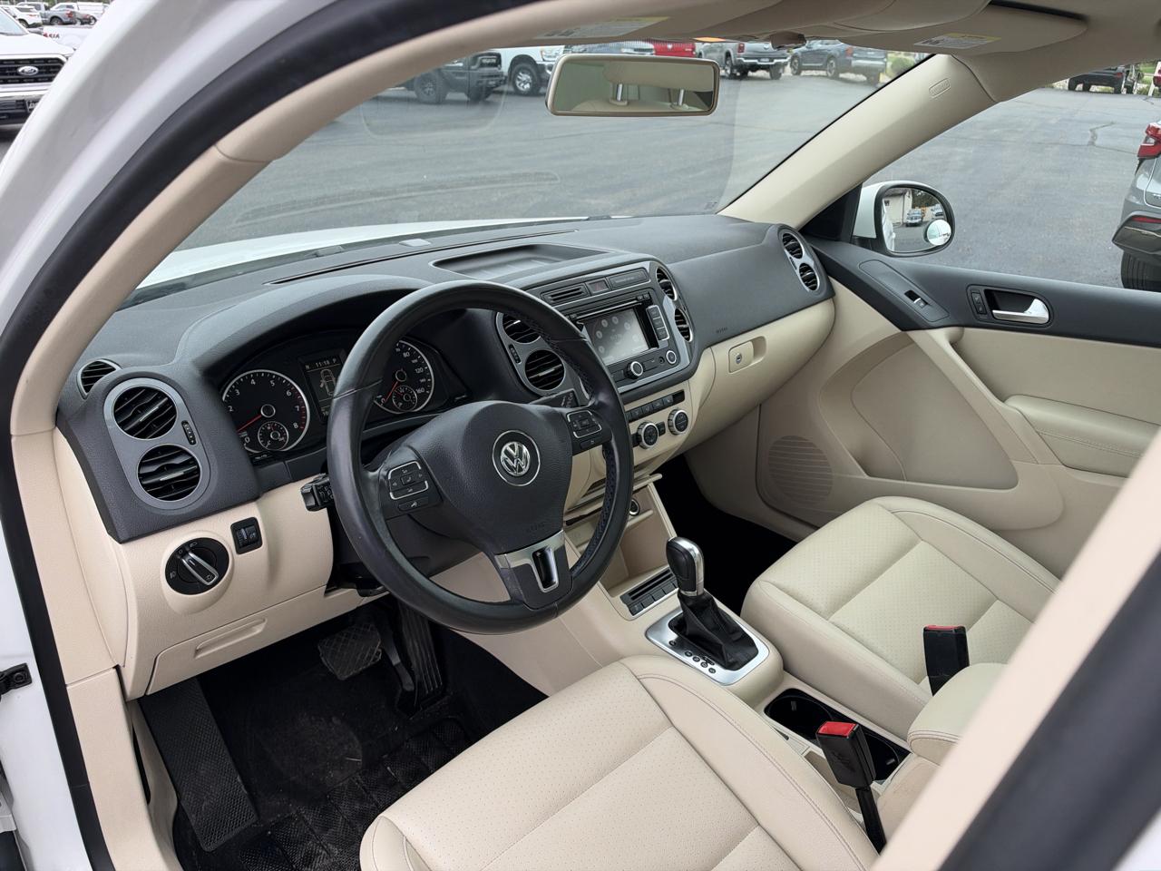 Volkswagen Tiguan  2013