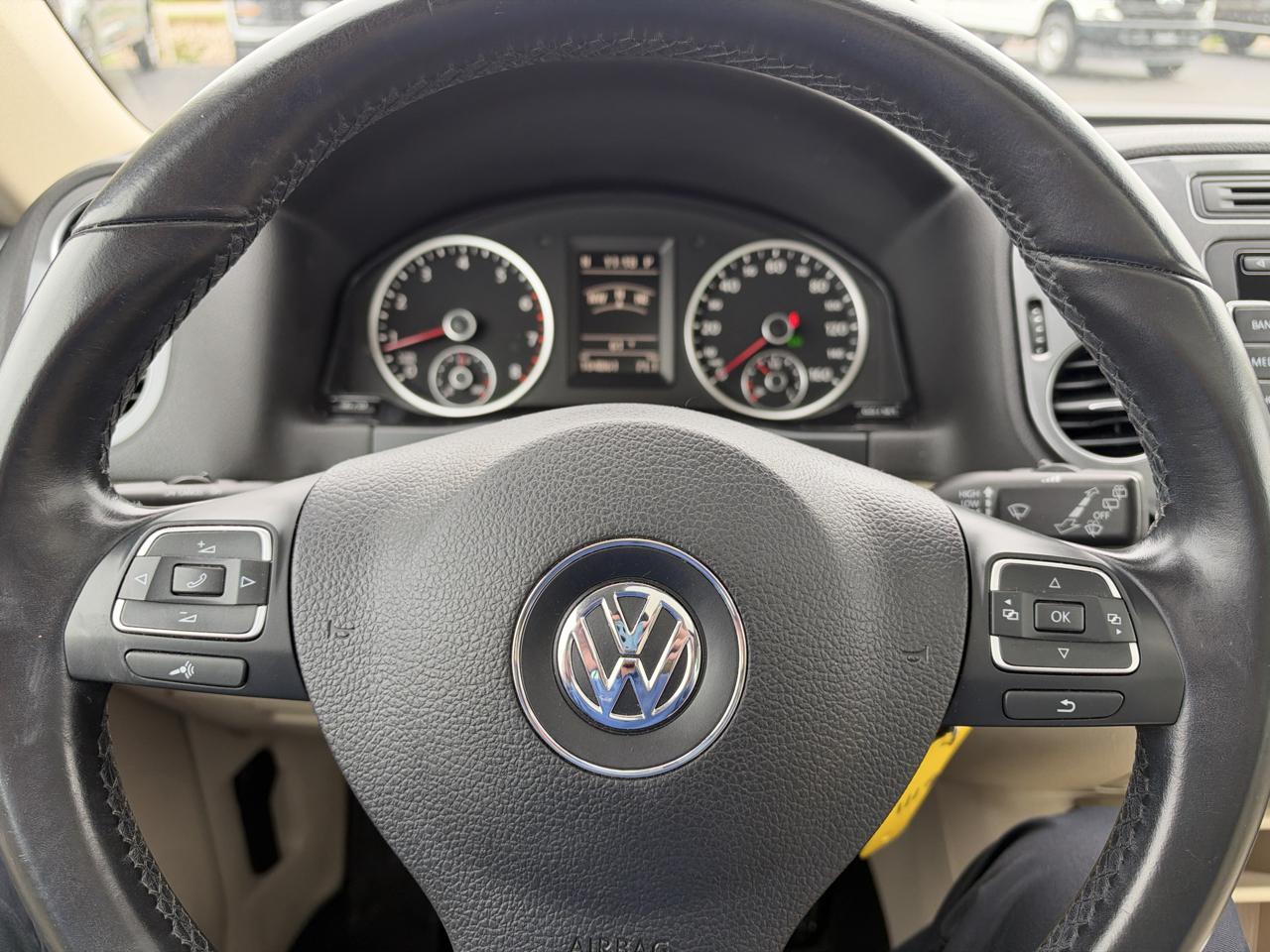 Volkswagen Tiguan  2013