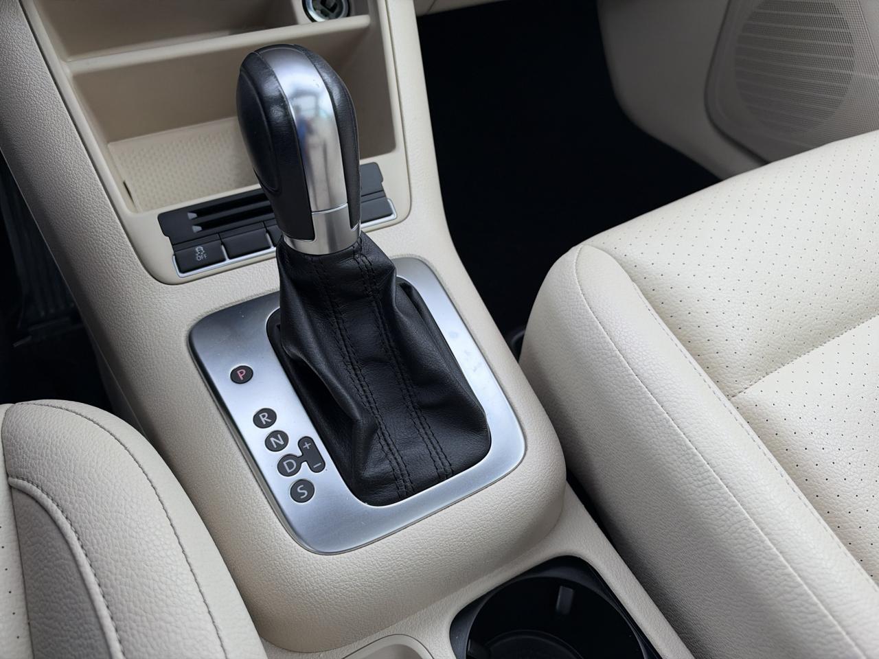 Volkswagen Tiguan  2013