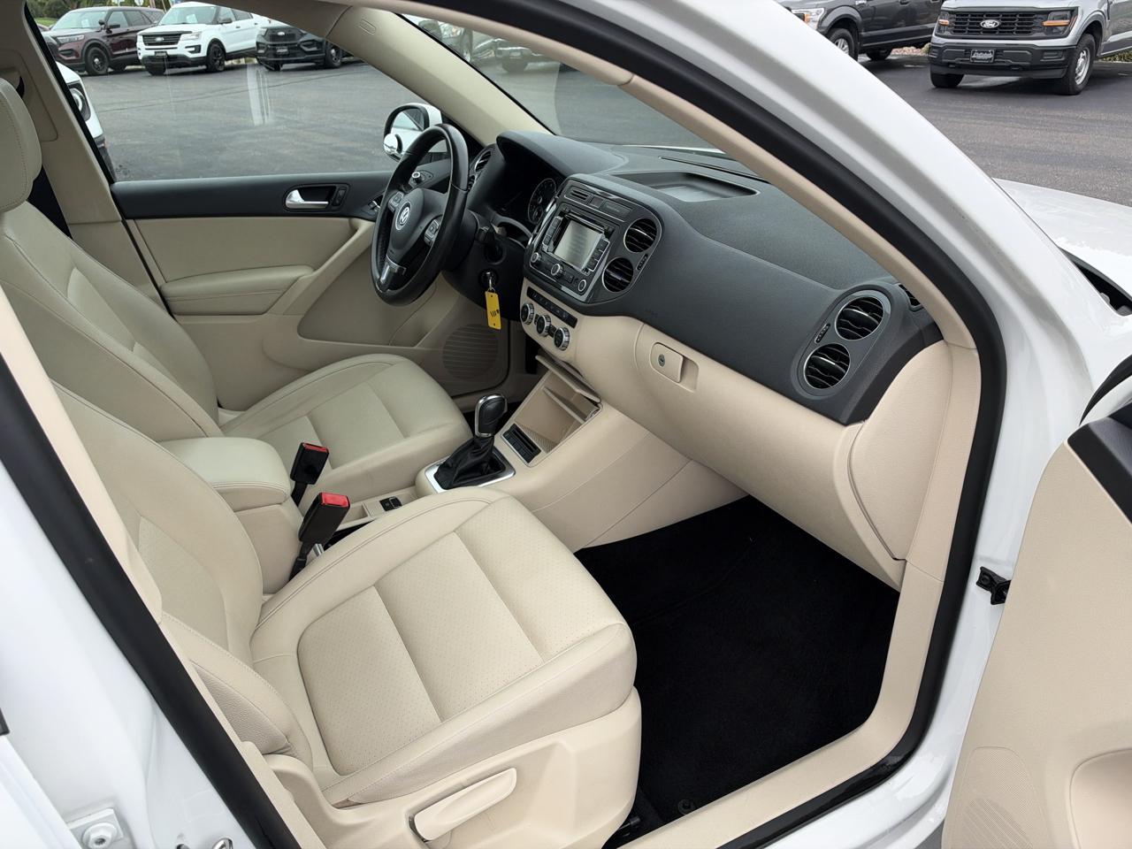 Volkswagen Tiguan  2013