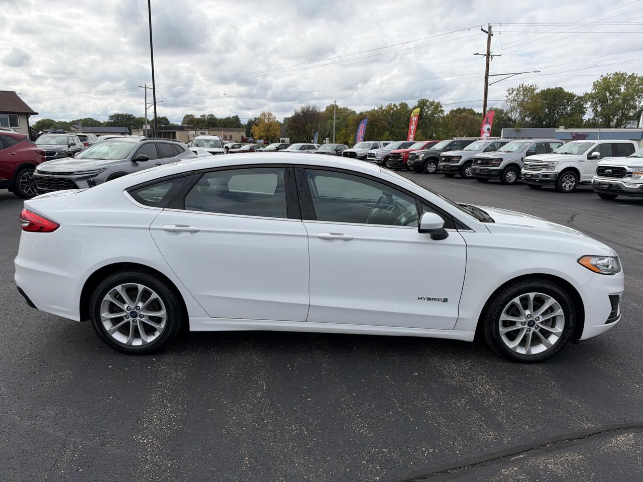 Ford Fusion Hybrid SE FWD 2019