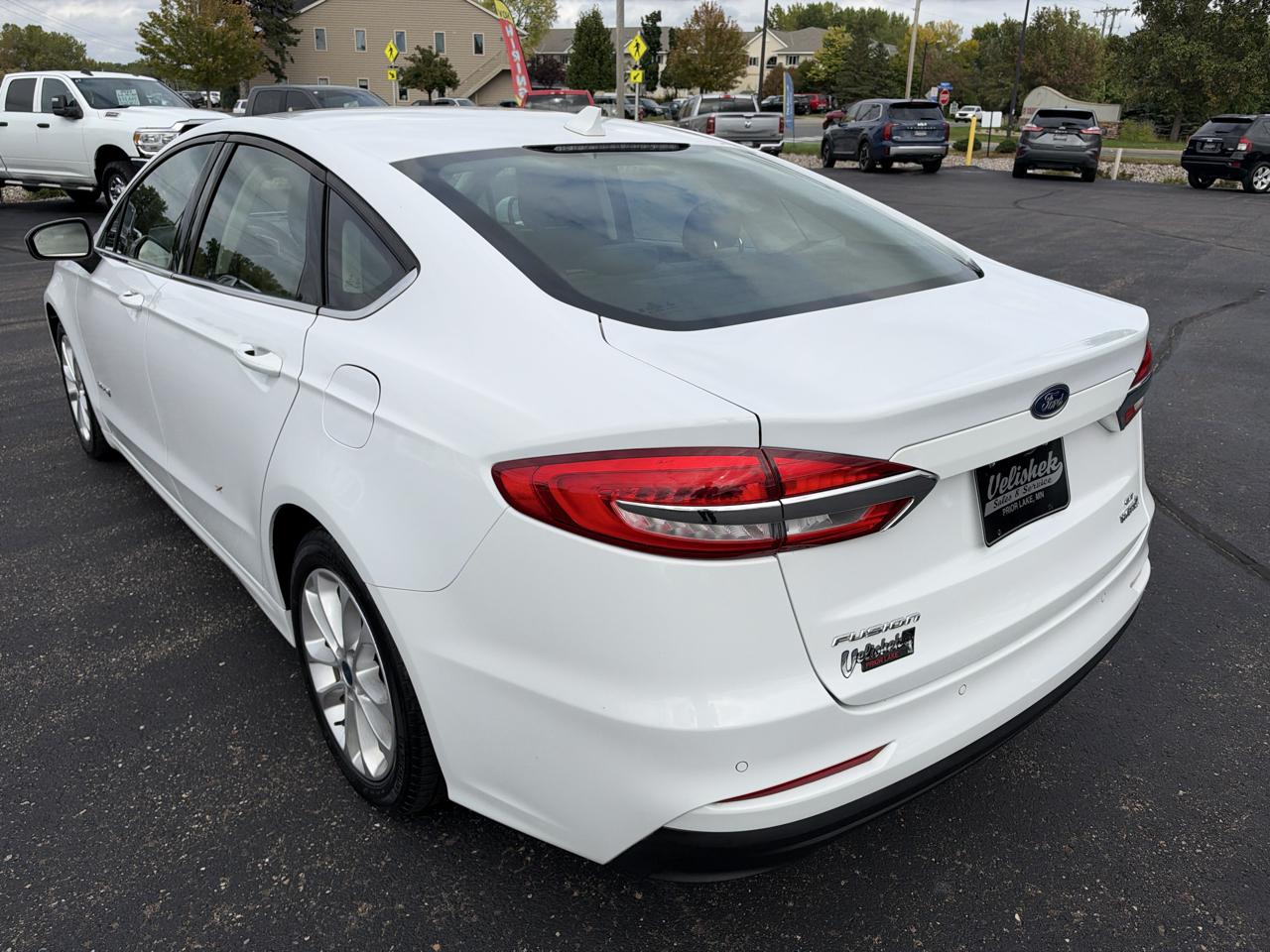 Ford Fusion Hybrid SE FWD 2019