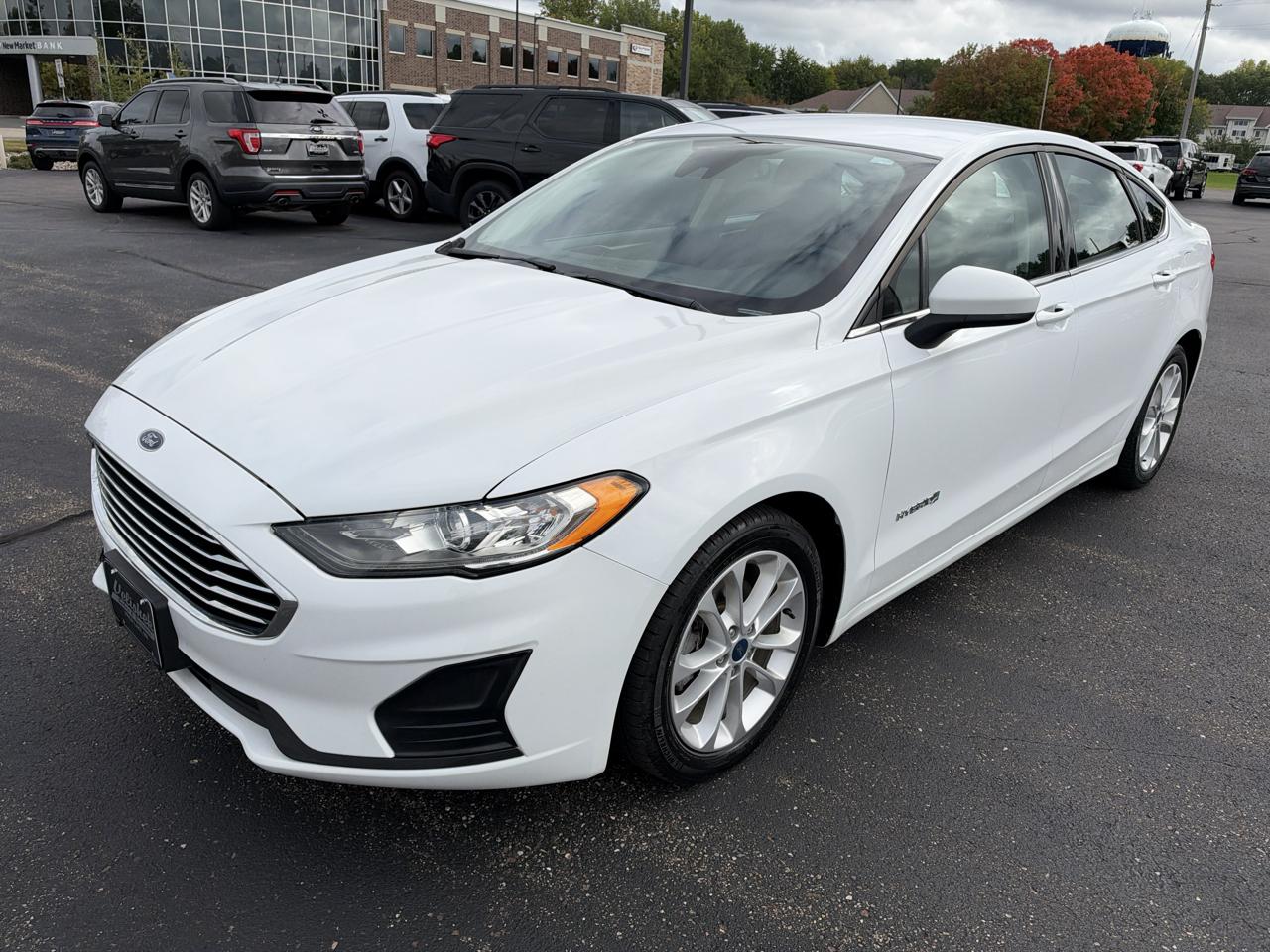 Ford Fusion Hybrid SE FWD 2019