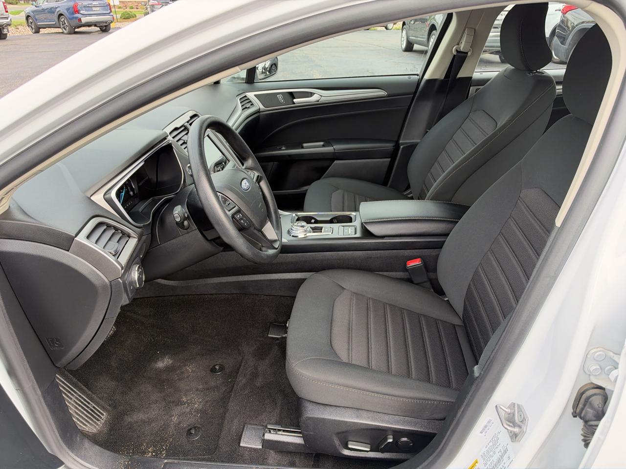 Ford Fusion Hybrid SE FWD 2019