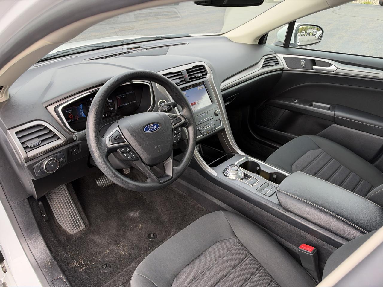 Ford Fusion Hybrid SE FWD 2019
