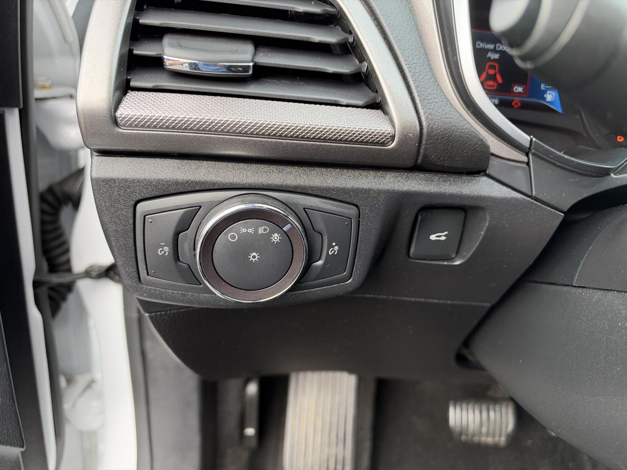 Ford Fusion Hybrid SE FWD 2019