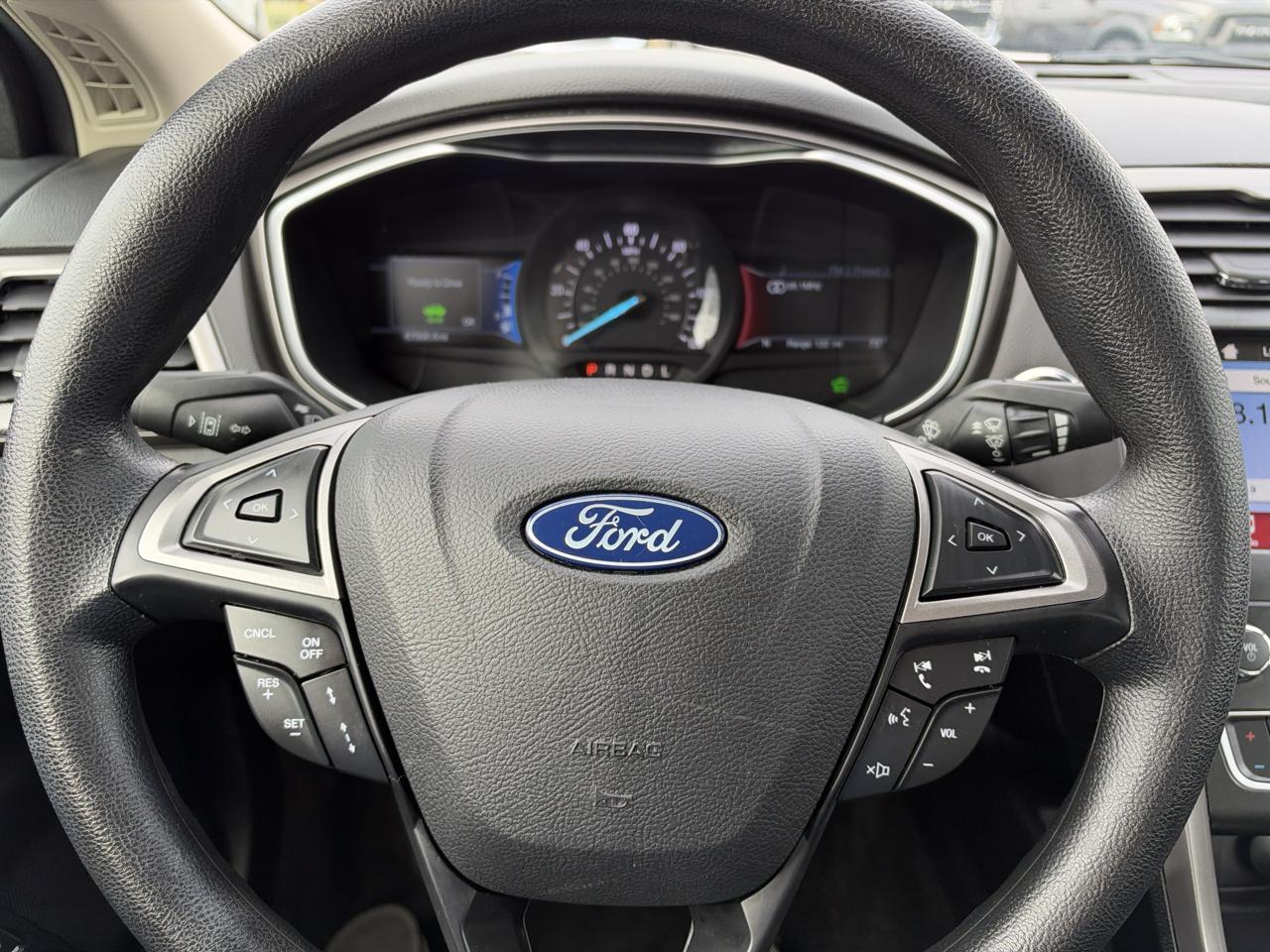 Ford Fusion Hybrid SE FWD 2019