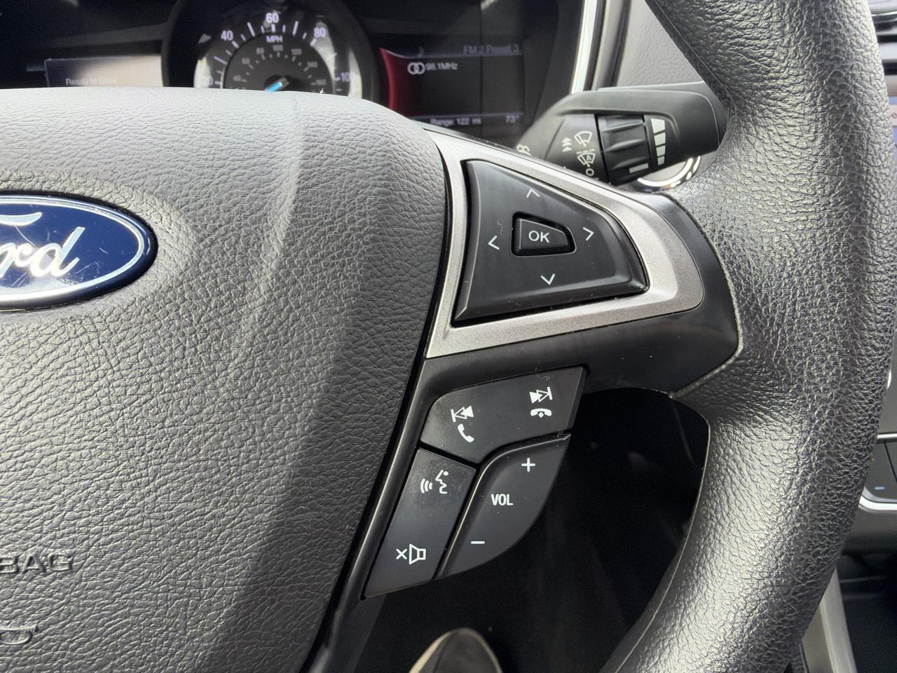 Ford Fusion Hybrid SE FWD 2019