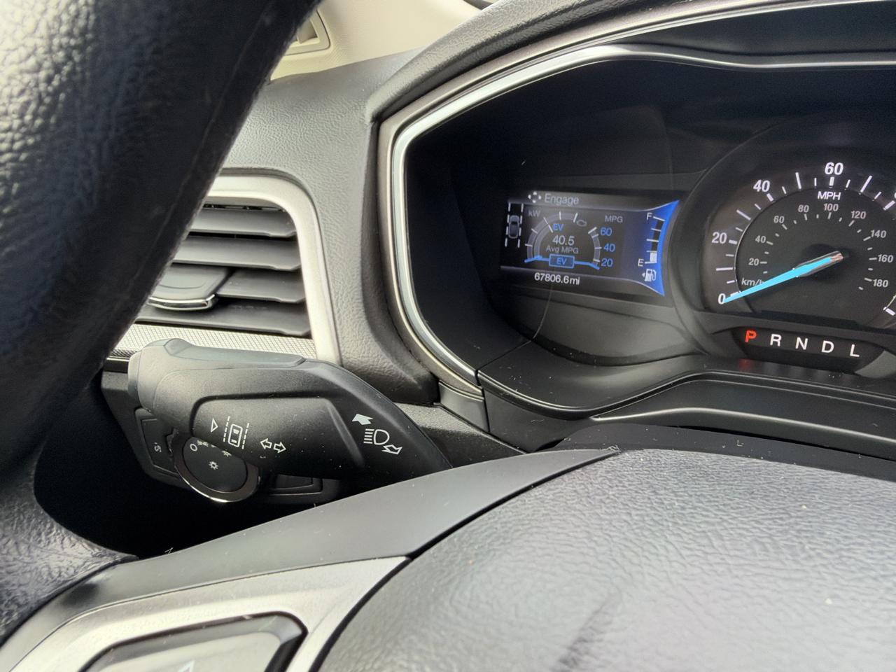 Ford Fusion Hybrid SE FWD 2019