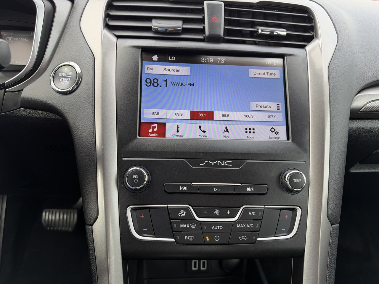 Ford Fusion Hybrid SE FWD 2019
