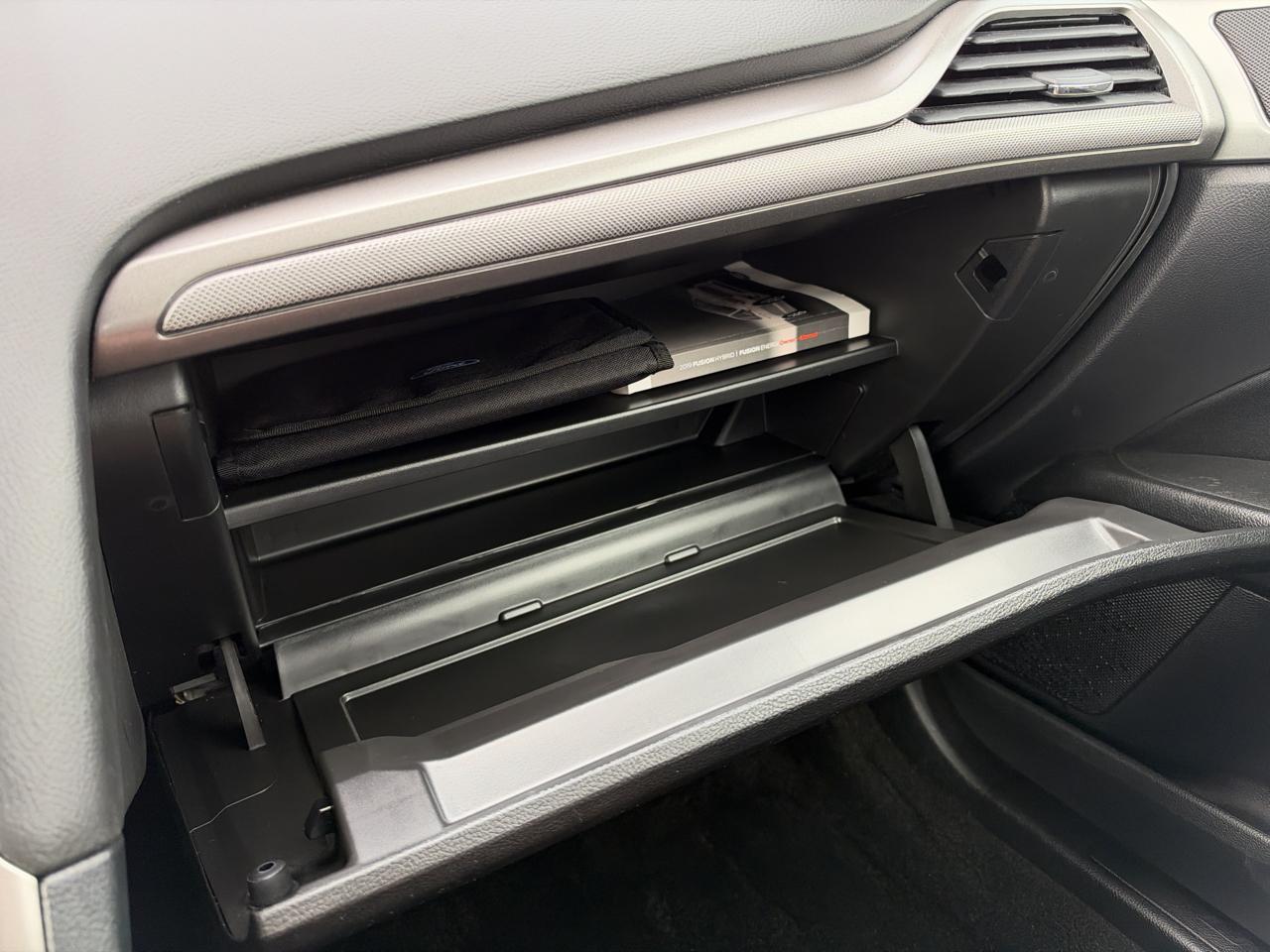 Ford Fusion Hybrid SE FWD 2019
