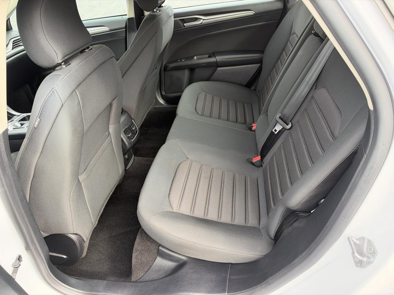 Ford Fusion Hybrid SE FWD 2019