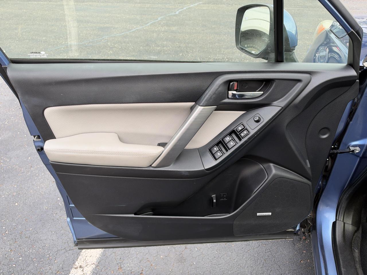 Subaru Forester 4dr CVT 2.5i Limited PZEV 2015