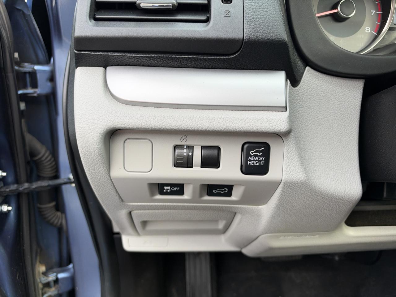 Subaru Forester 4dr CVT 2.5i Limited PZEV 2015
