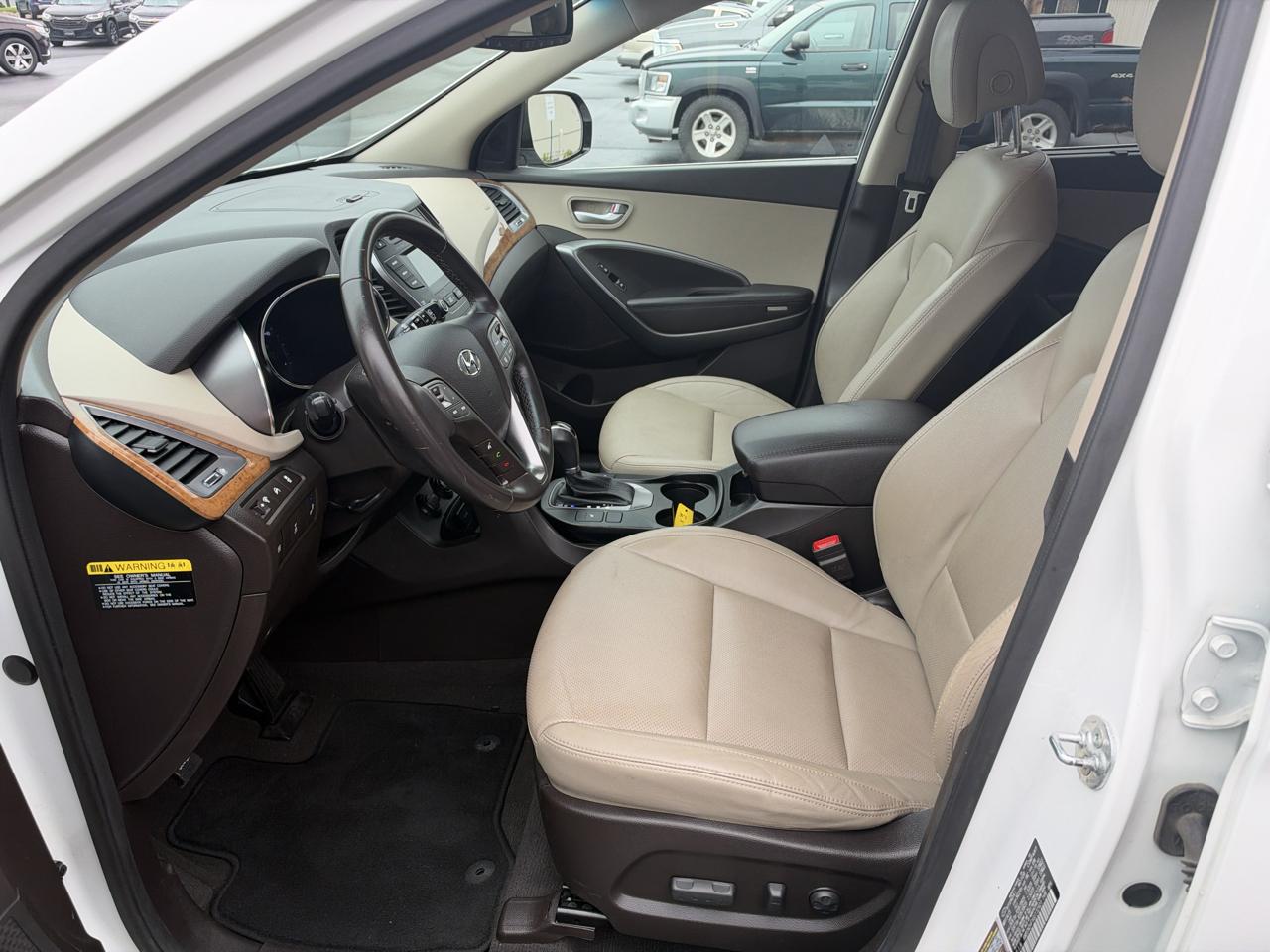 Hyundai Santa Fe AWD 4dr SE 2016